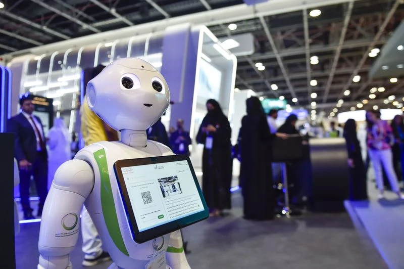 ربات خجالتی در رویداد جیتکس 2022
